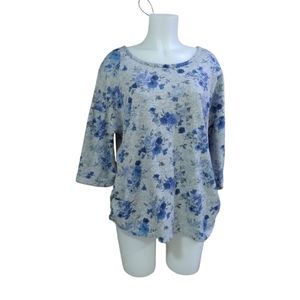 Size 1X plus floral scrunch side short sleeve top